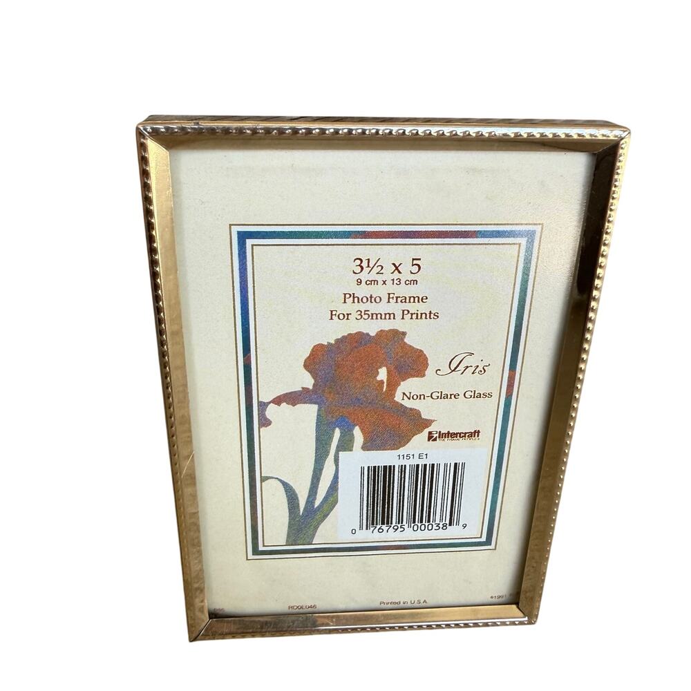 VTG Picture Photo Frame 3.5x5” Brass? Gold Metal Standing Etched Intercraft Iris